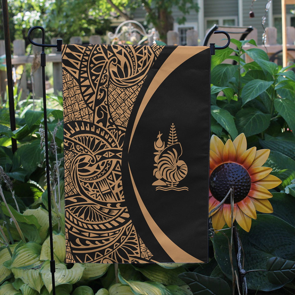 New Caledonia Garden Flag Lauhala Circle Gold
