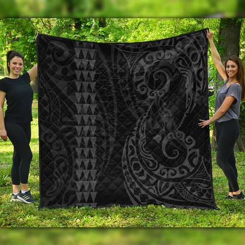 Hawaii Premium Quilt Hawaiian Map Kakau Style Gray