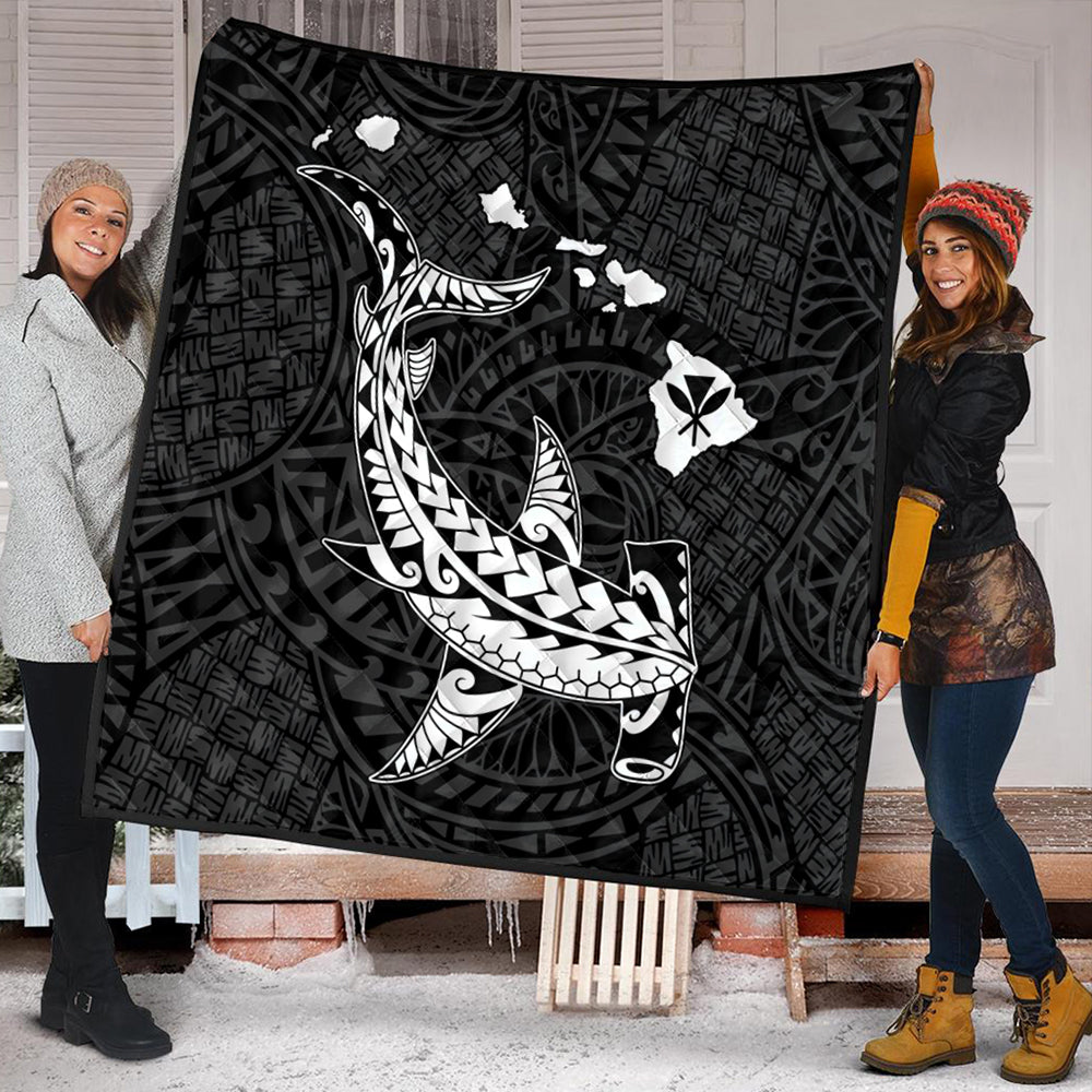 Hawaii Premium Quilt Hawaiian Native Map Hammerhead Shark White