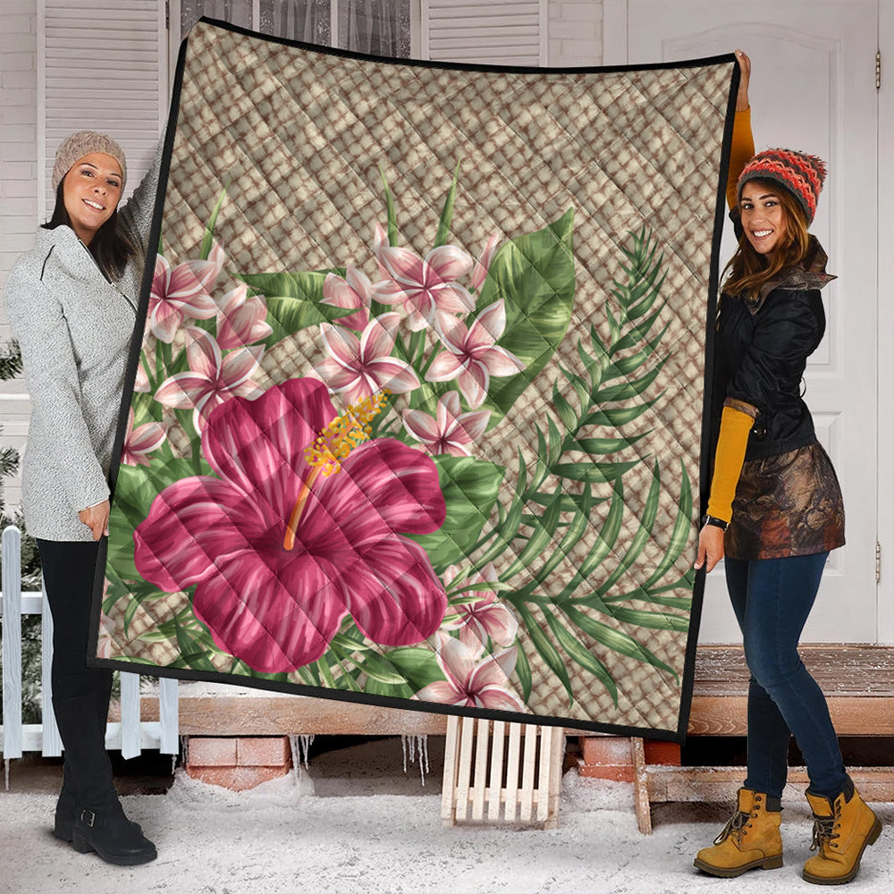 Hawaii Premium Quilt Hibiscus Plumeria Palm Leaves Lauhala Background Polynesian