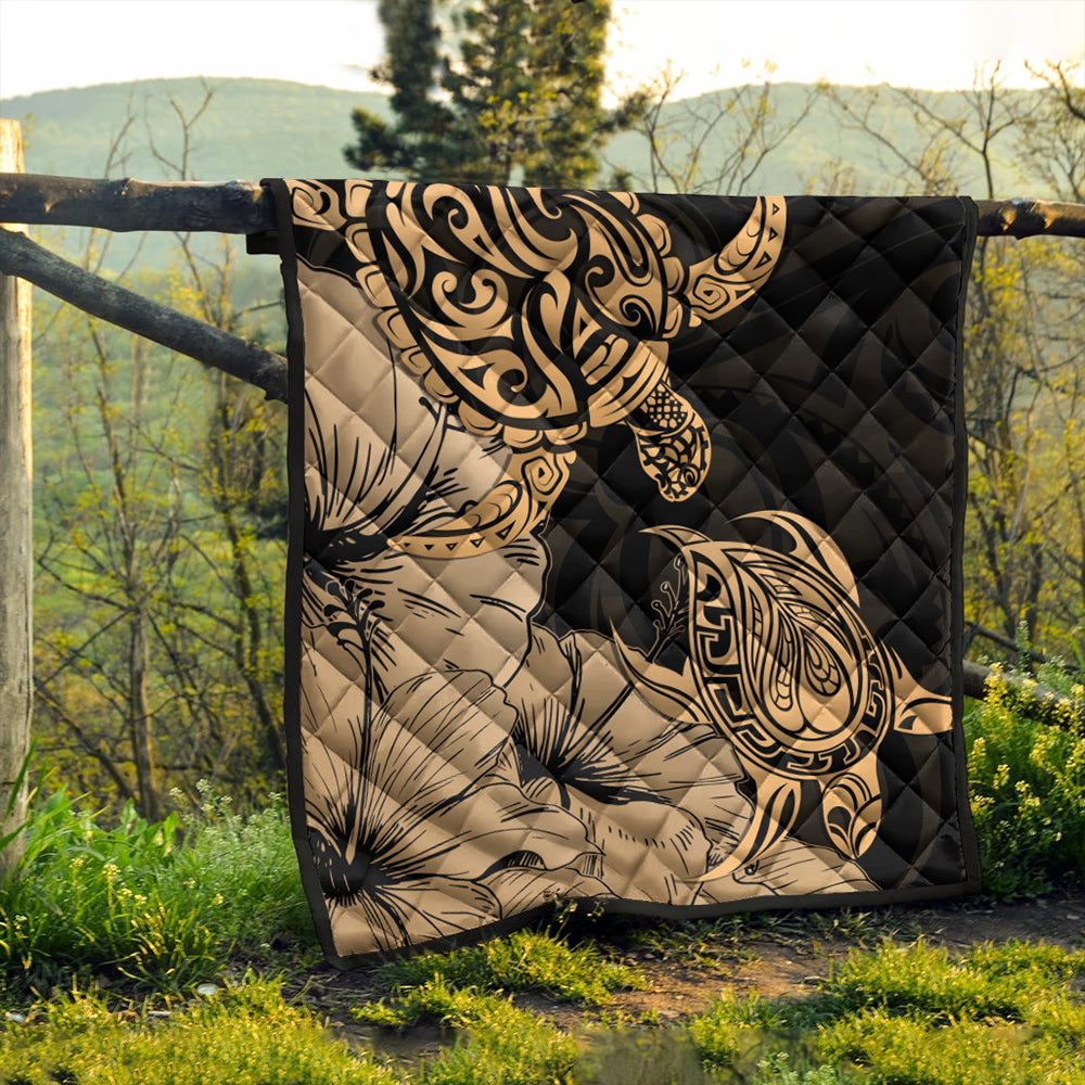 Hawaii Turtle Premium Quilt Polynesian Hibiscus Art Gold