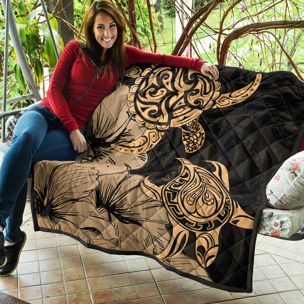 Hawaii Turtle Premium Quilt Polynesian Hibiscus Art Gold
