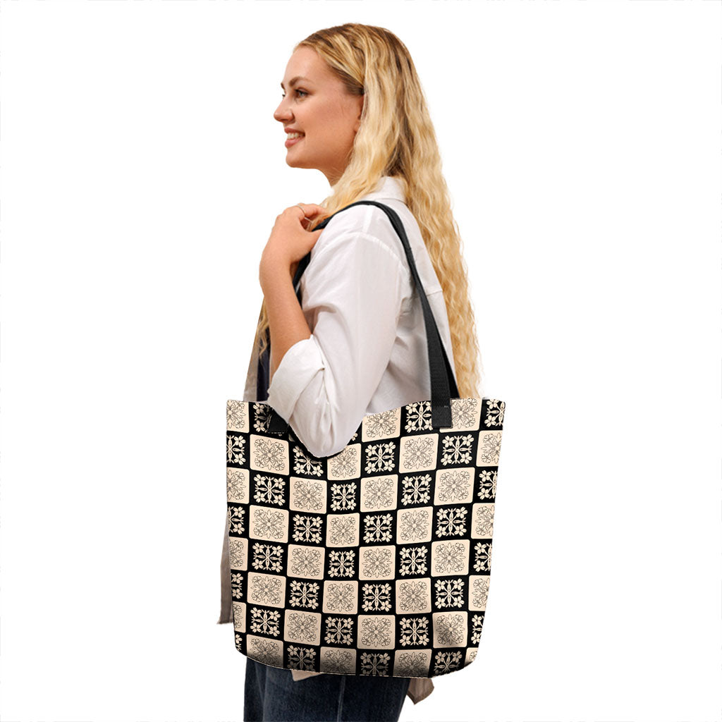 Hawaii Tote Bag Puakenikeni Lei Seamless Pattern Cream