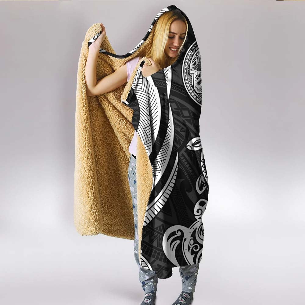 American Samoa Hooded Blanket - White Tentacle Turtle