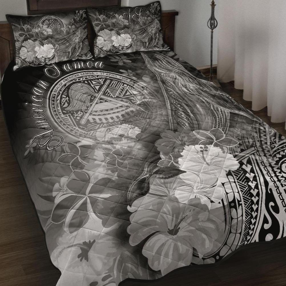 American Samoa Polynesian Quilt Bed Set - Humpback Whale with Tropical Flowers (White)