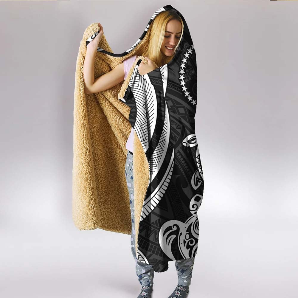 Chuuk Hooded Blanket - White Tentacle Turtle