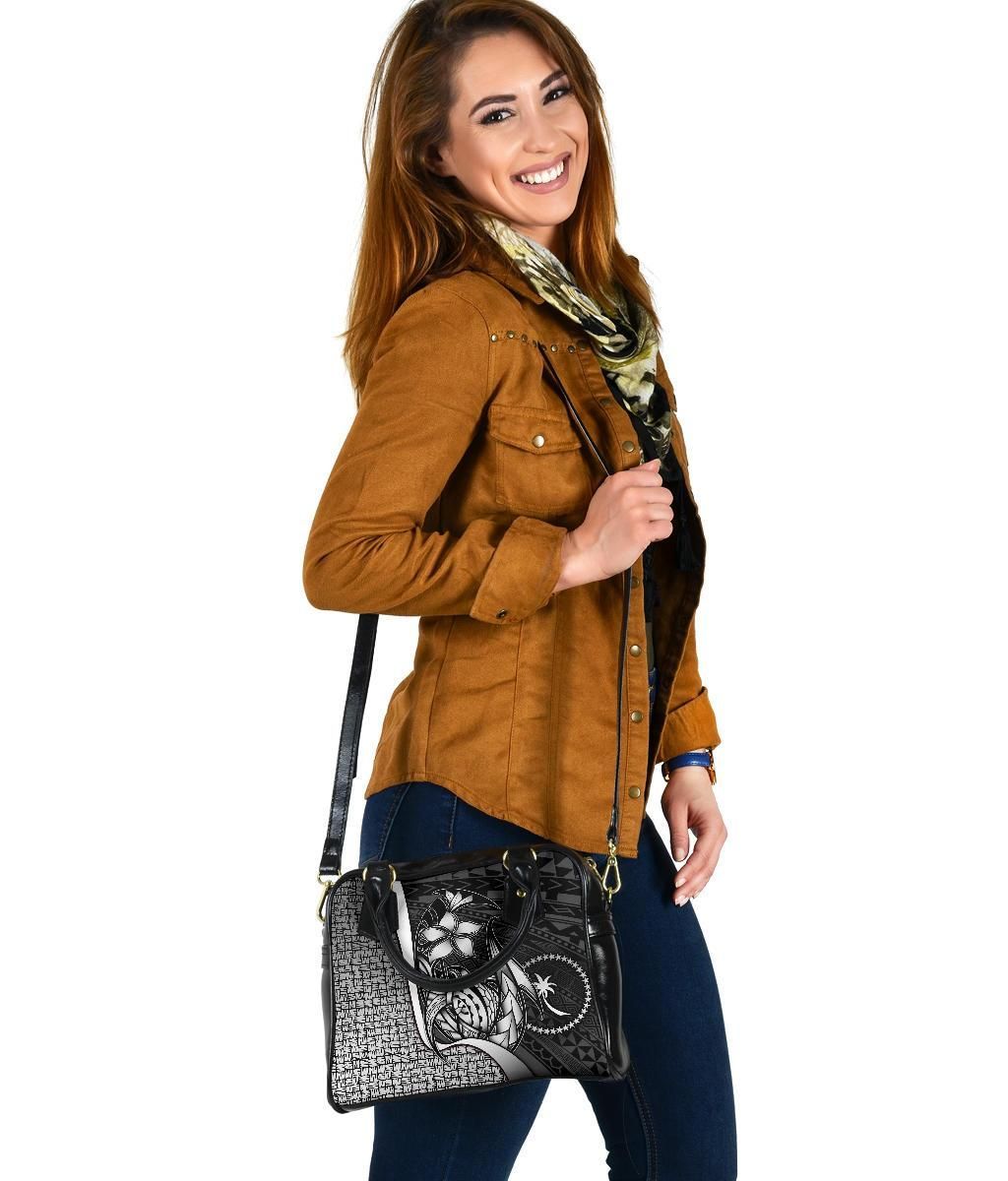Chuuk Micronesia Shoulder Handbag White - Turtle With Hook