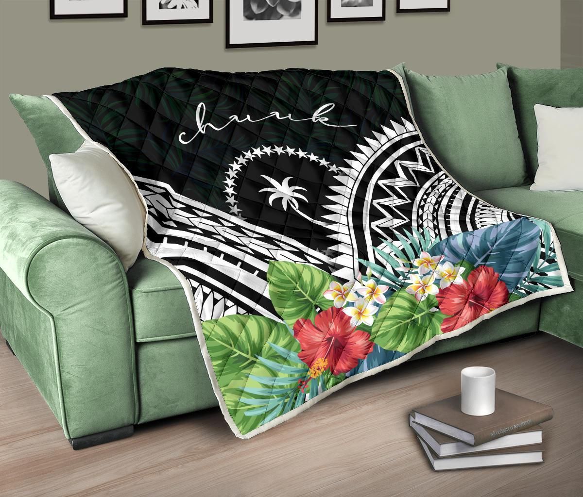 Chuuk Premium Quilt - Chuuk Coat of Arms & Polynesian Tropical Flowers White