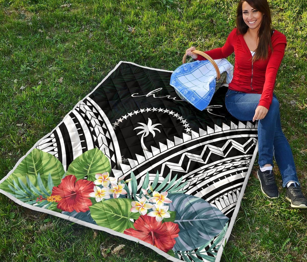 Chuuk Premium Quilt - Chuuk Coat of Arms & Polynesian Tropical Flowers White