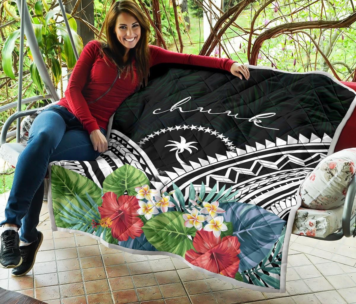 Chuuk Premium Quilt - Chuuk Coat of Arms & Polynesian Tropical Flowers White
