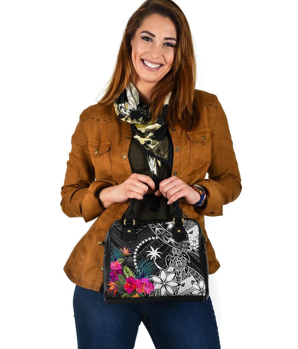 Chuuk Shoulder Handbag - Turtle Plumeria Banana Leaf