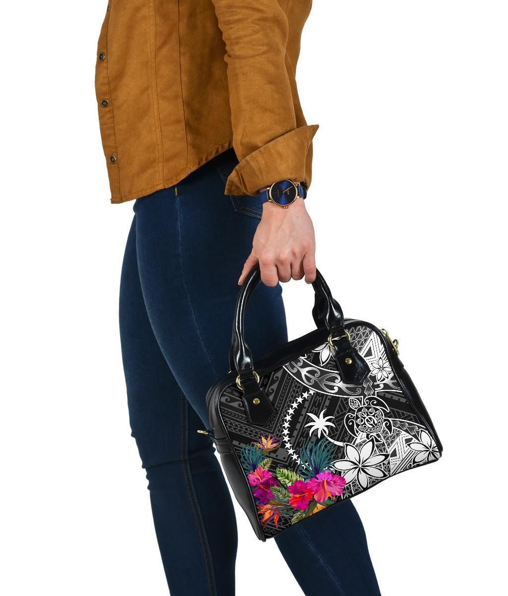 Chuuk Shoulder Handbag - Turtle Plumeria Banana Leaf