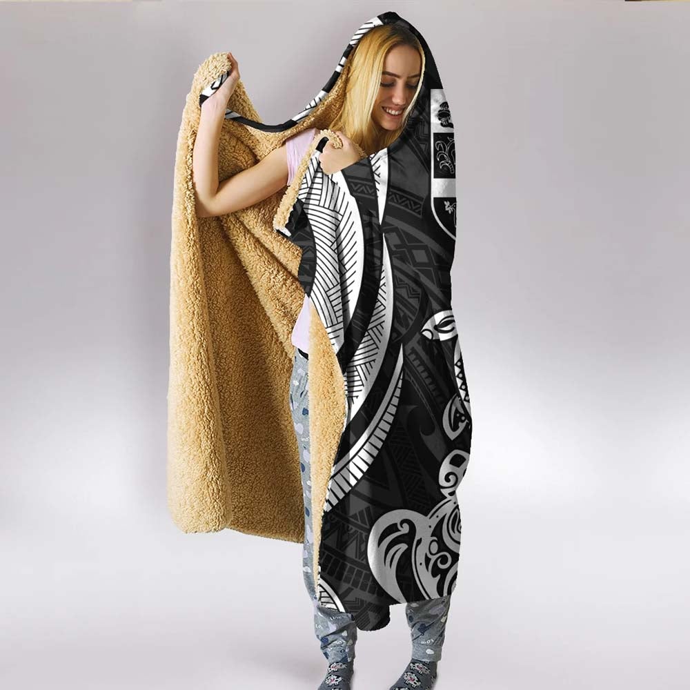 Fiji Hooded Blanket - White Tentacle Turtle