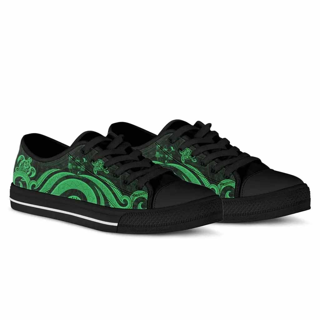 Fiji Low Top Canvas Shoes - Green Tentacle Turtle Crest