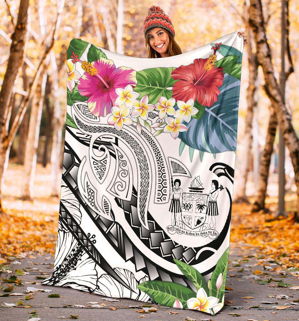Fiji Polynesian Premium Blanket - Summer Plumeria (White)