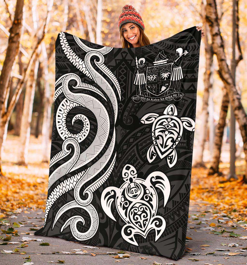 Fiji Polynesian Premium Blanket - White Tentacle Turtle Crest