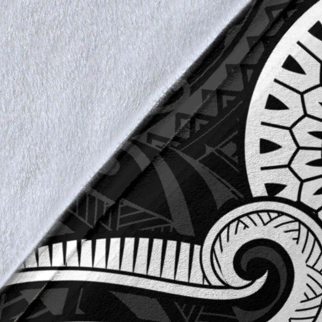 Fiji Polynesian Premium Blanket - White Tentacle Turtle Crest