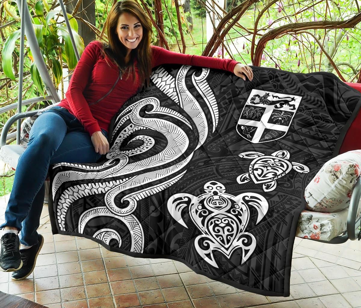 Fiji Polynesian Premium Quilt - White Tentacle Turtle