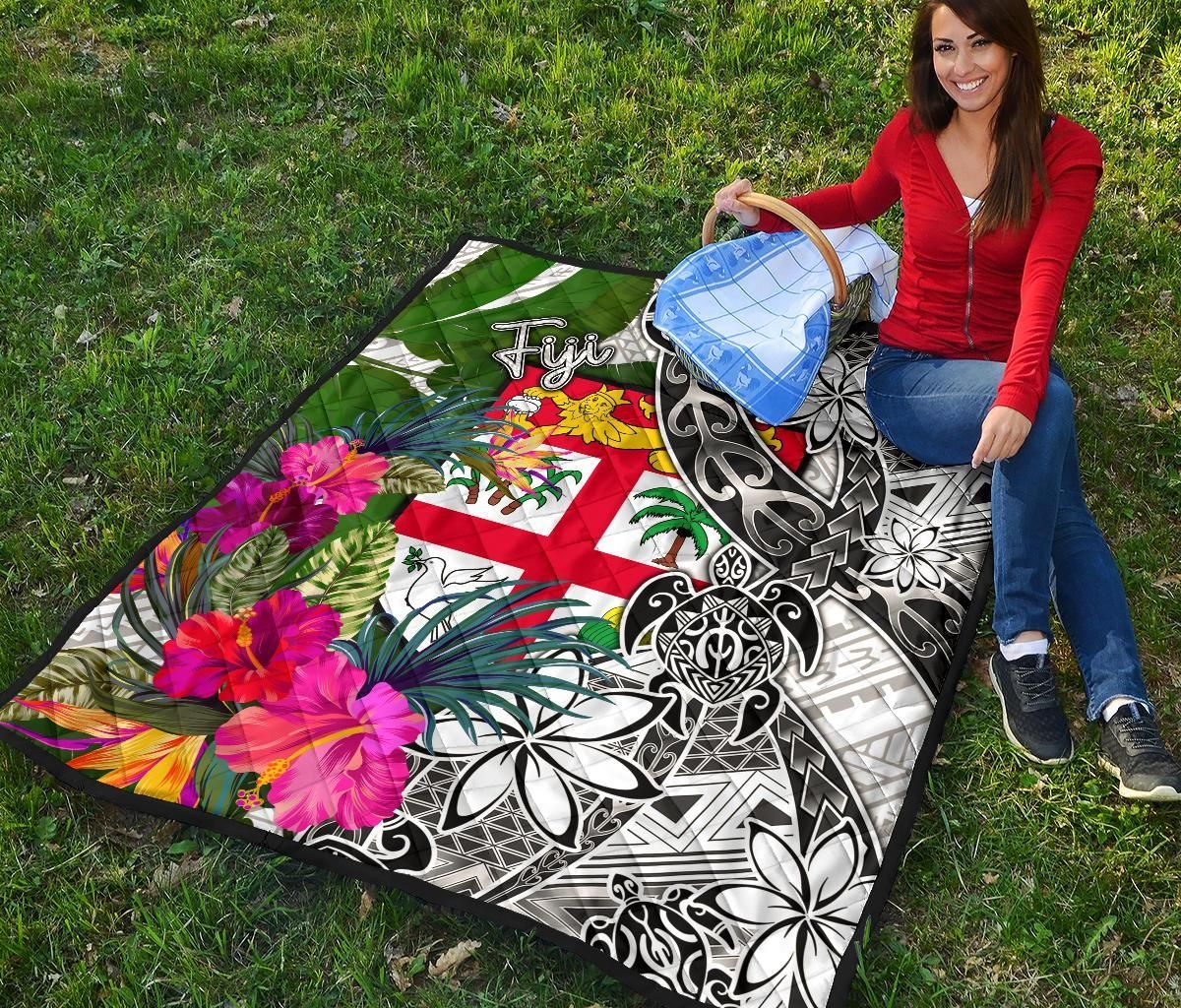 Fiji Premium Quilt White - Turtle Plumeria Banana Leaf