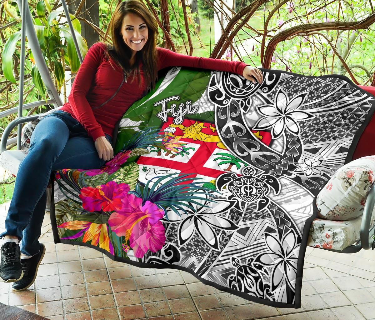 Fiji Premium Quilt White - Turtle Plumeria Banana Leaf
