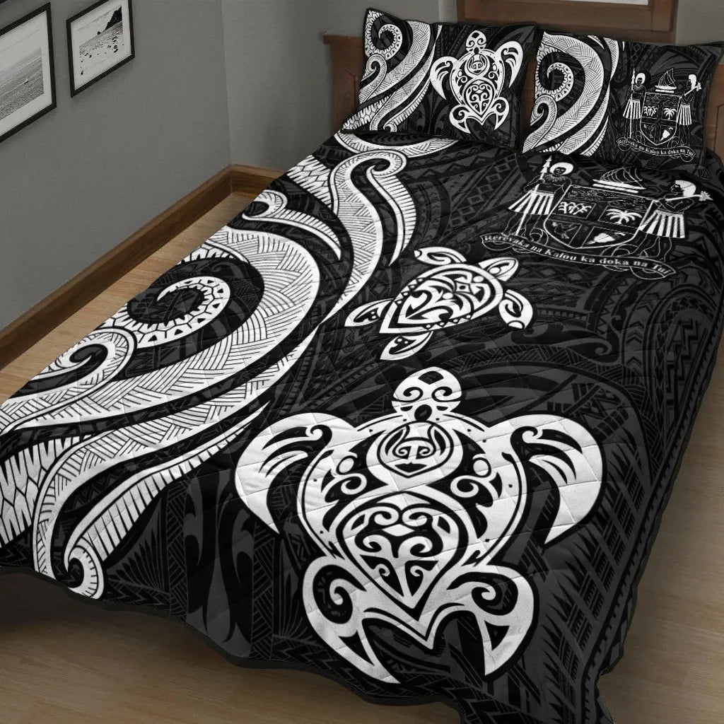 Fiji Quilt Bed Set - White Tentacle Turtle Crest