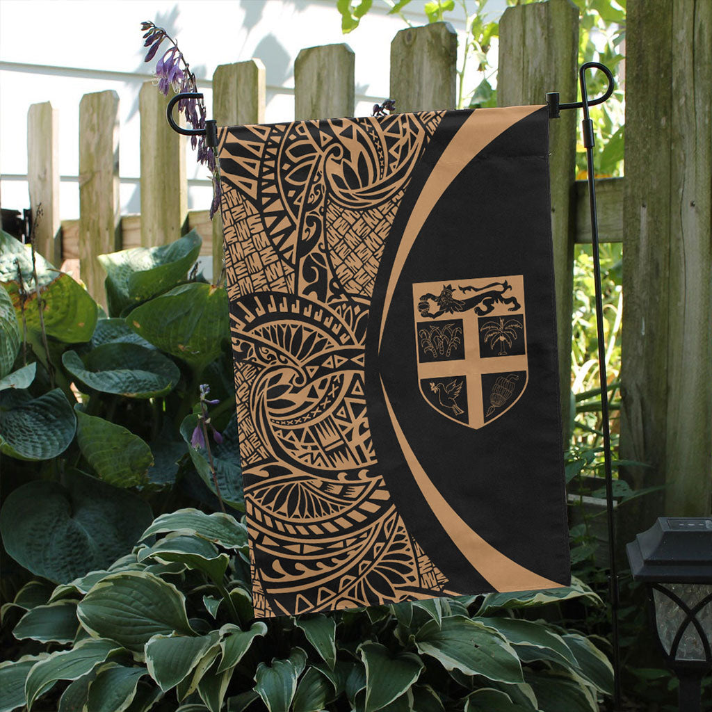 Fiji Garden Flag Lauhala Circle Gold
