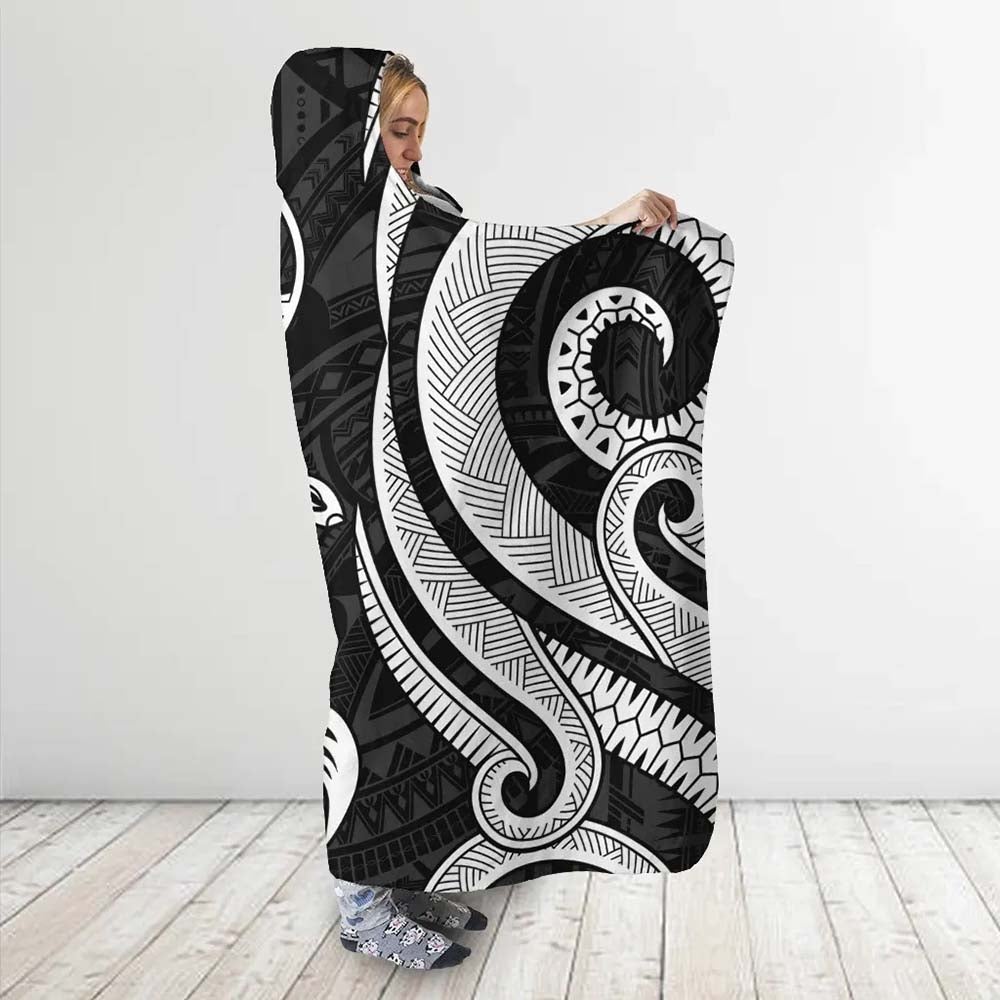 Guam Hooded Blanket - White Tentacle Turtle
