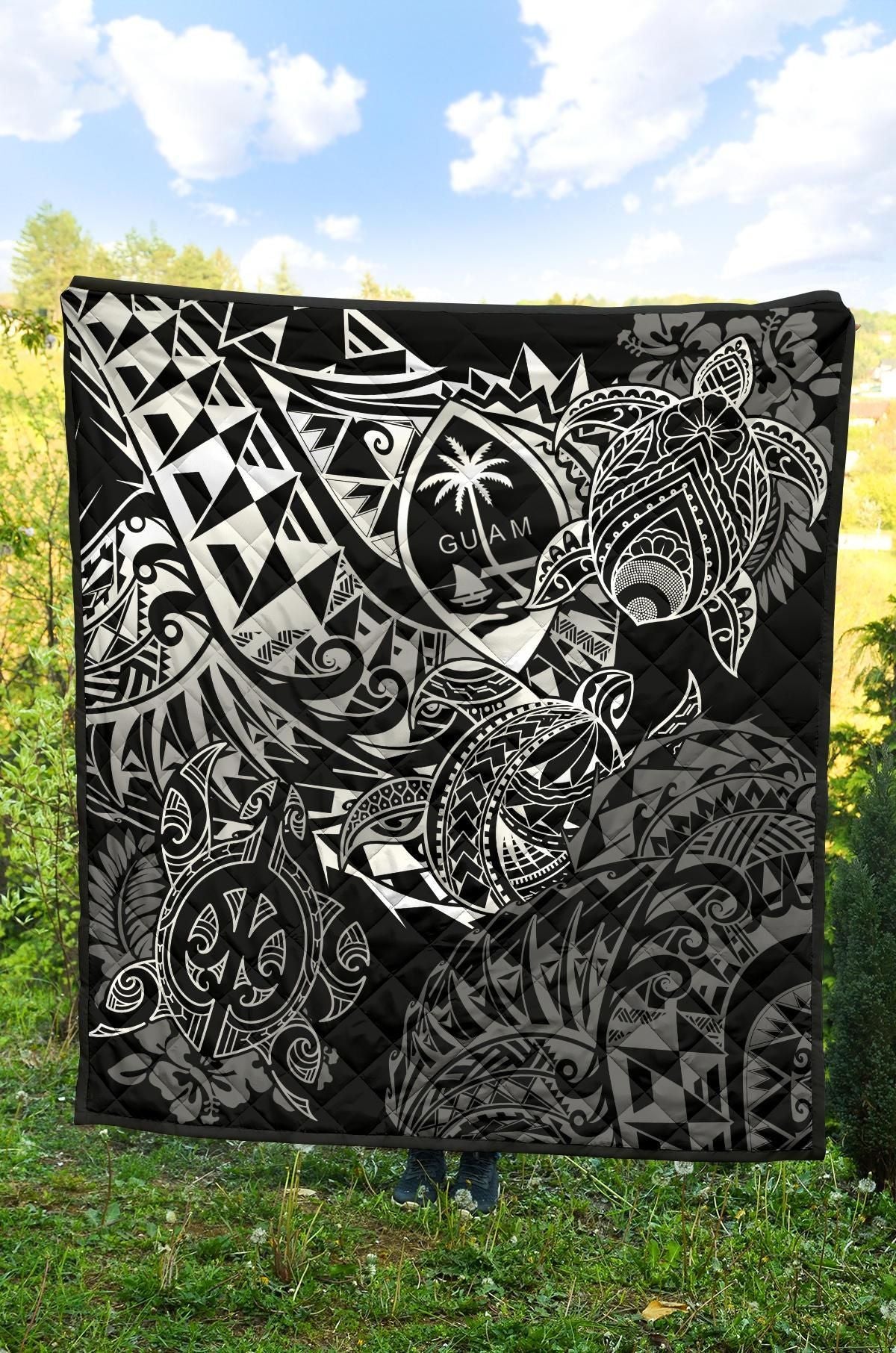 Guam Polynesian Premium Quilt - White Turtle Flowing