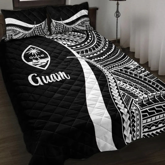 Guam Quilt Bed Set - White Polynesian Tentacle Tribal Pattern