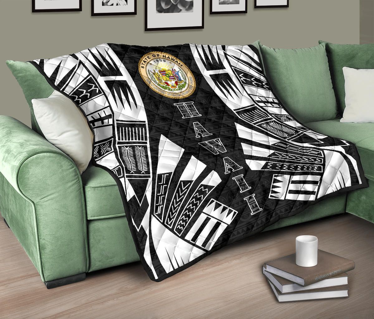 Hawaii Premium Quilt - Hawaii Seal Polynesian White Tattoo (Black)