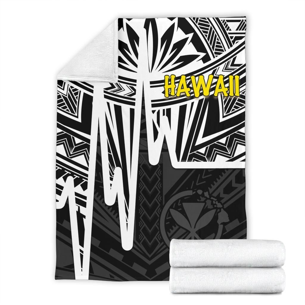 Hawaii Premium Blanket - Kanaka Maoli With Polynesian Pattern In Heartbeat Style (Black,White)