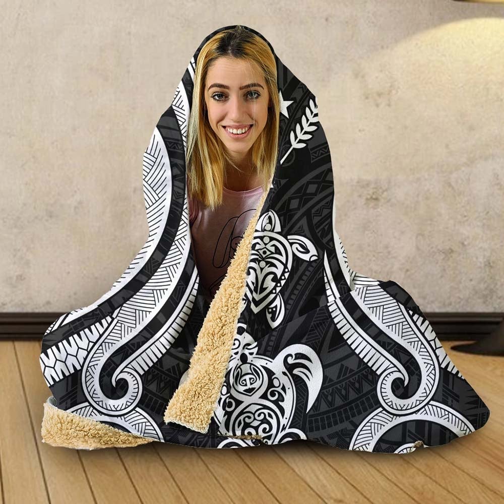 Kosrae Hooded Blanket - White Tentacle Turtle