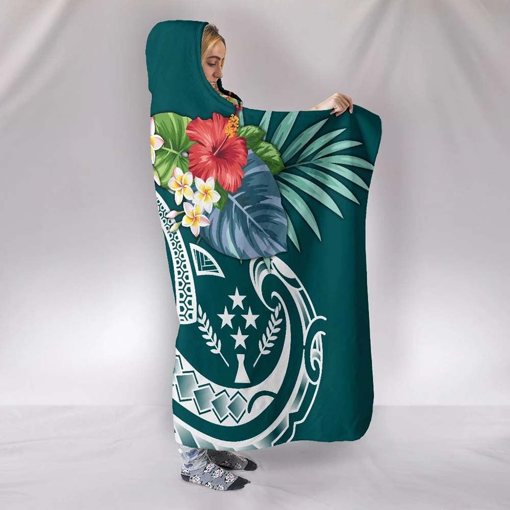 Kosrae Polynesian Hooded Blanket - Summer Plumeria (Turquoise)