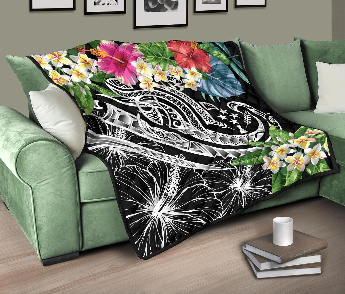 Kosrae Polynesian Premium Quilt - Summer Plumeria (Black)
