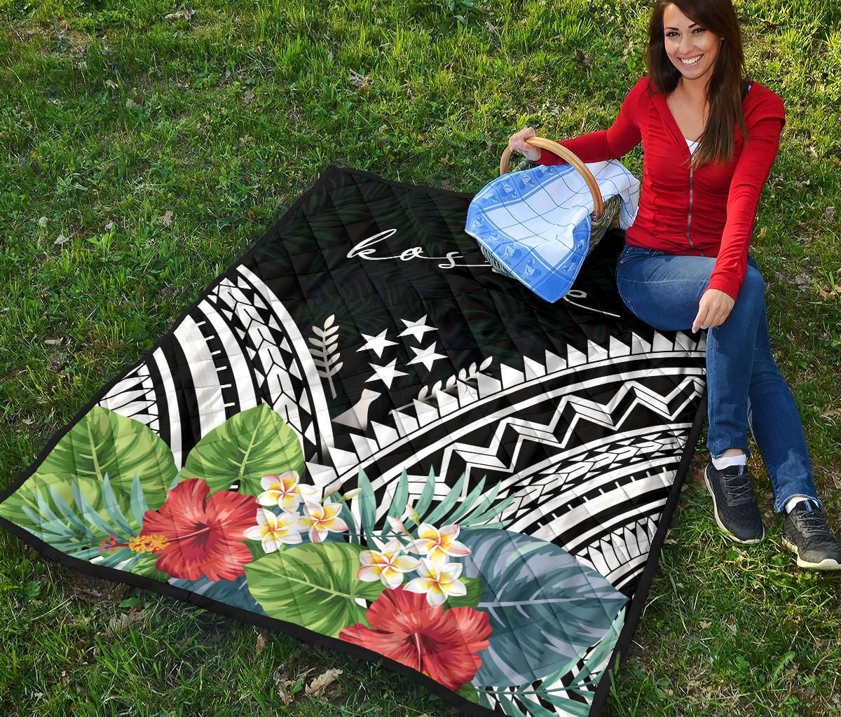 Kosrae Premium Quilt - Kosrae Coat of Arms & Polynesian Tropical Flowers White