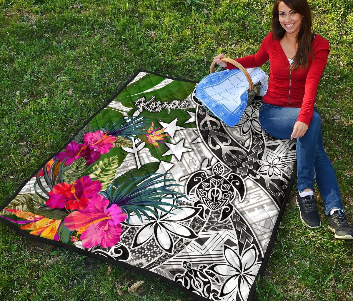 Kosrae Premium Quilt White - Turtle Plumeria Banana Leaf
