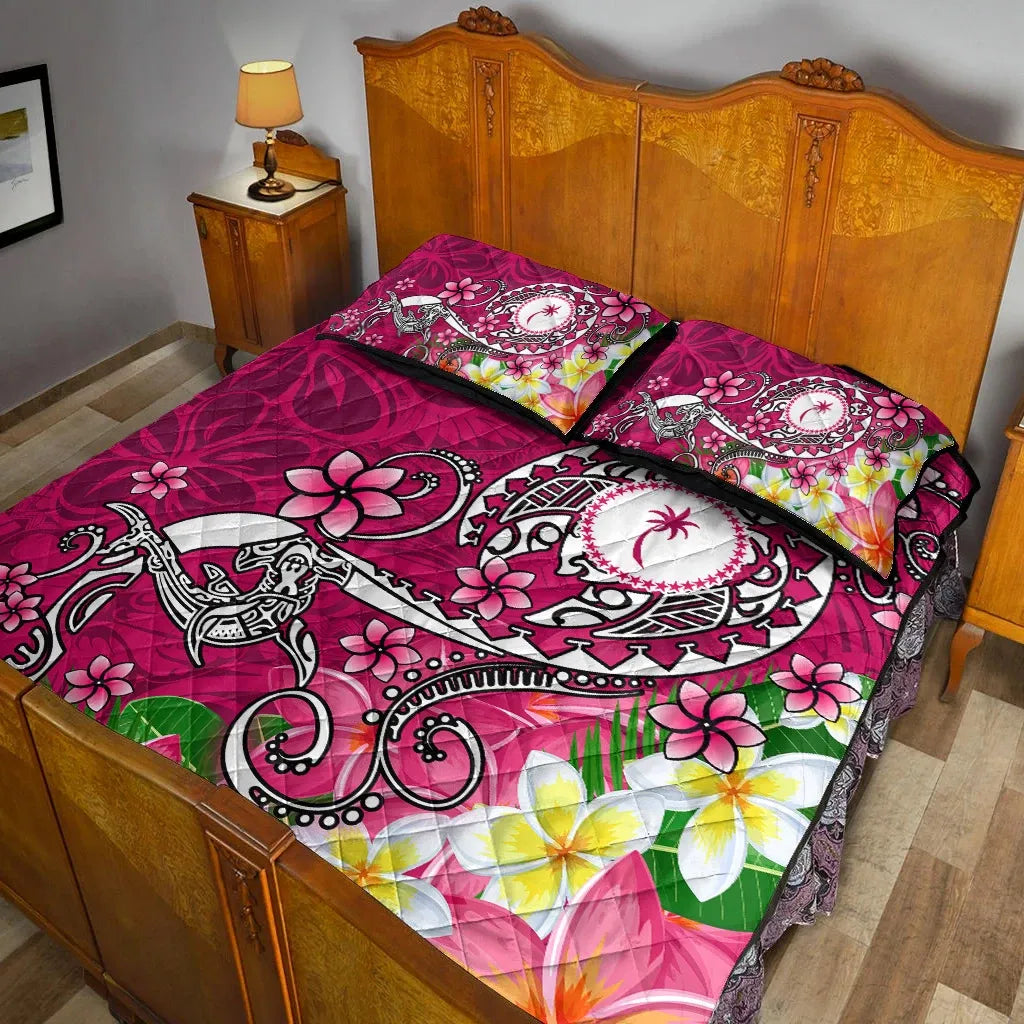 Kosrae Quilt Bed Set - Turtle Plumeria (Pink)