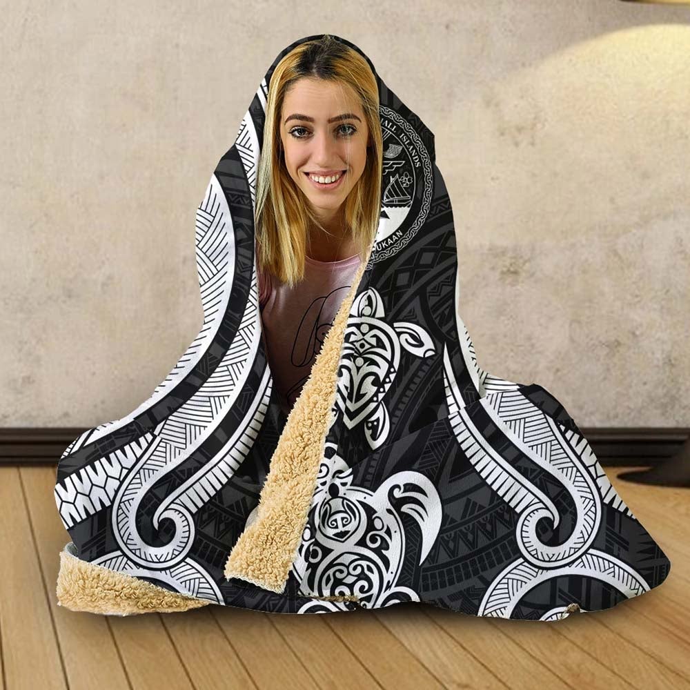 Marshall Islands Hooded Blanket - White Tentacle Turtle Crest