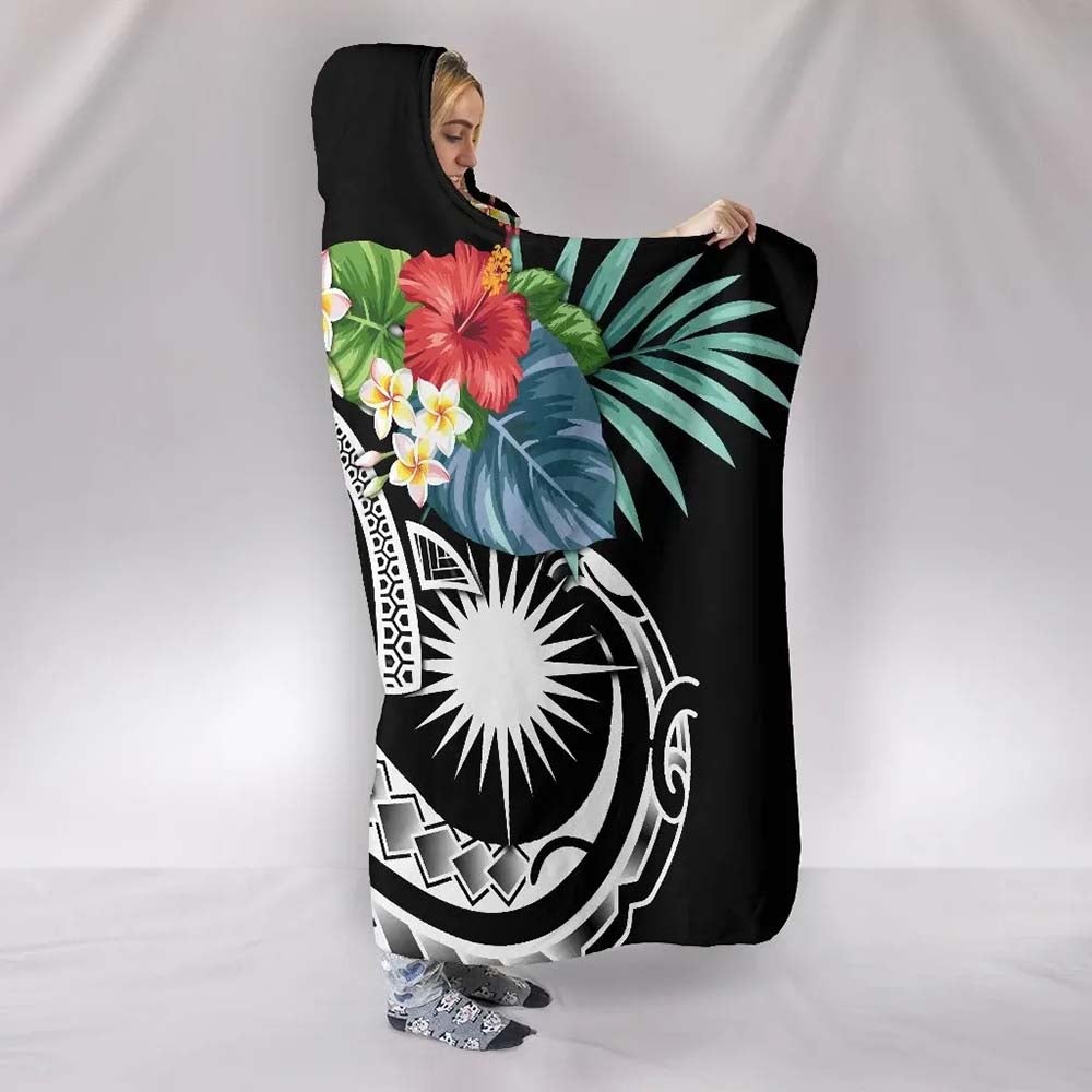 Marshall Islands Polynesian Hooded Blanket - Summer Plumeria (Black)