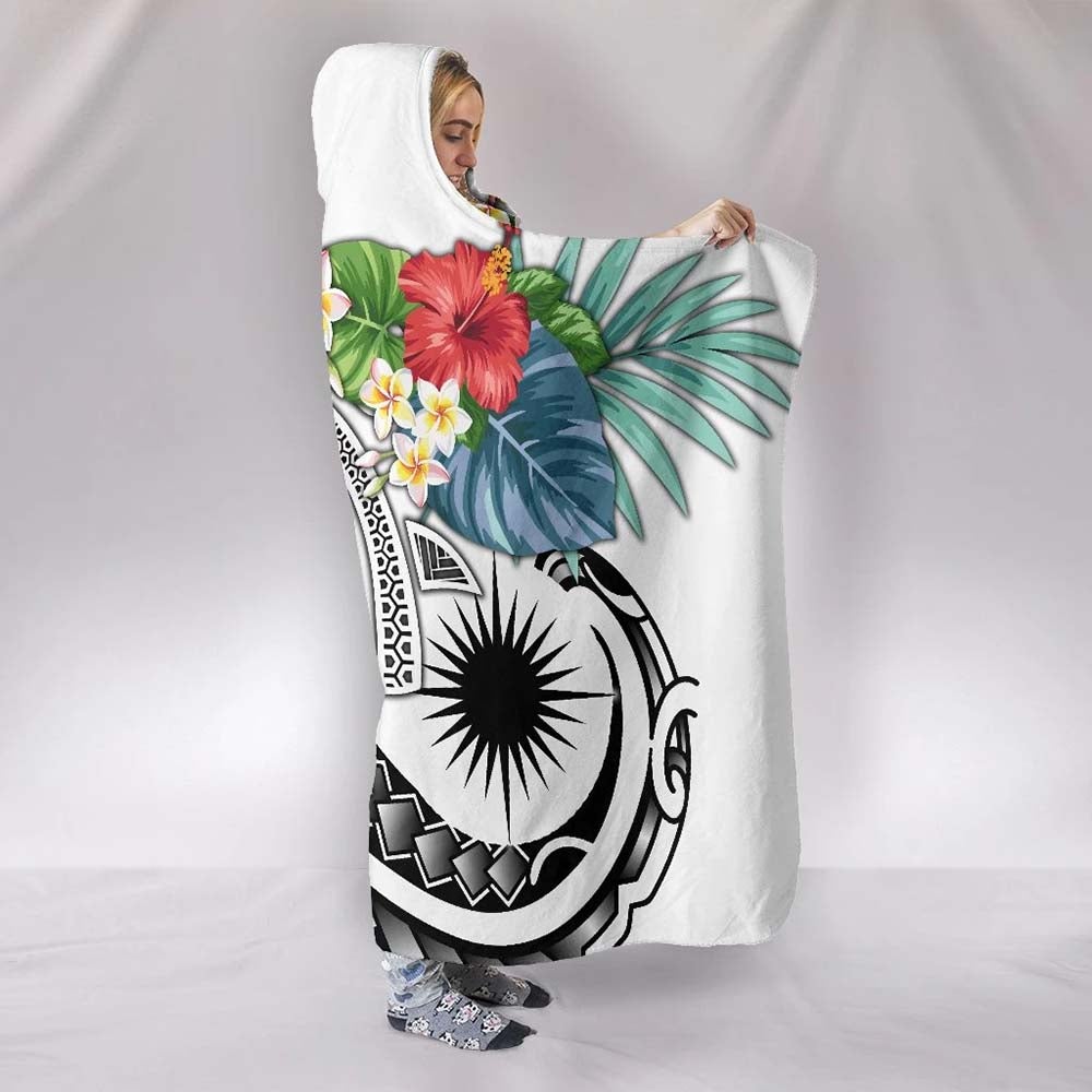 Marshall Islands Polynesian Hooded Blanket - Summer Plumeria (White)