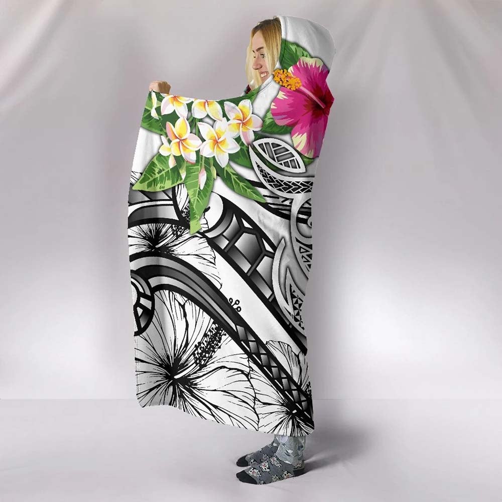Marshall Islands Polynesian Hooded Blanket - Summer Plumeria (White)