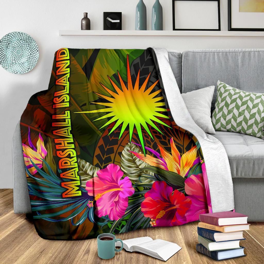 Marshall Islands Polynesian Premium Blanket -  Hibiscus and Banana Leaves