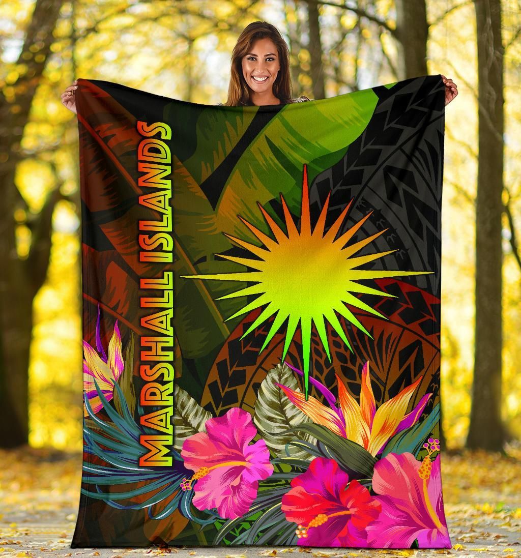Marshall Islands Polynesian Premium Blanket -  Hibiscus and Banana Leaves