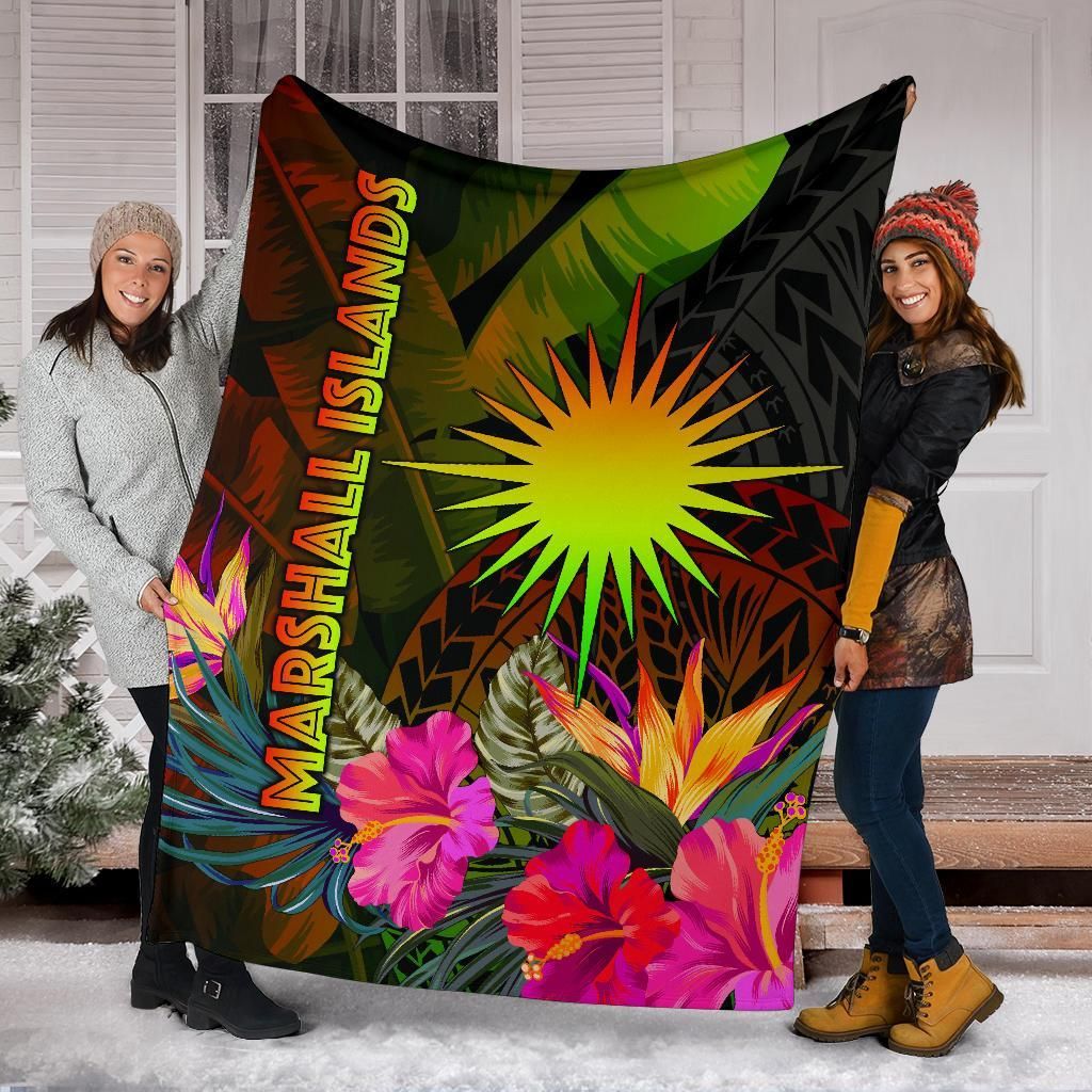 Marshall Islands Polynesian Premium Blanket -  Hibiscus and Banana Leaves
