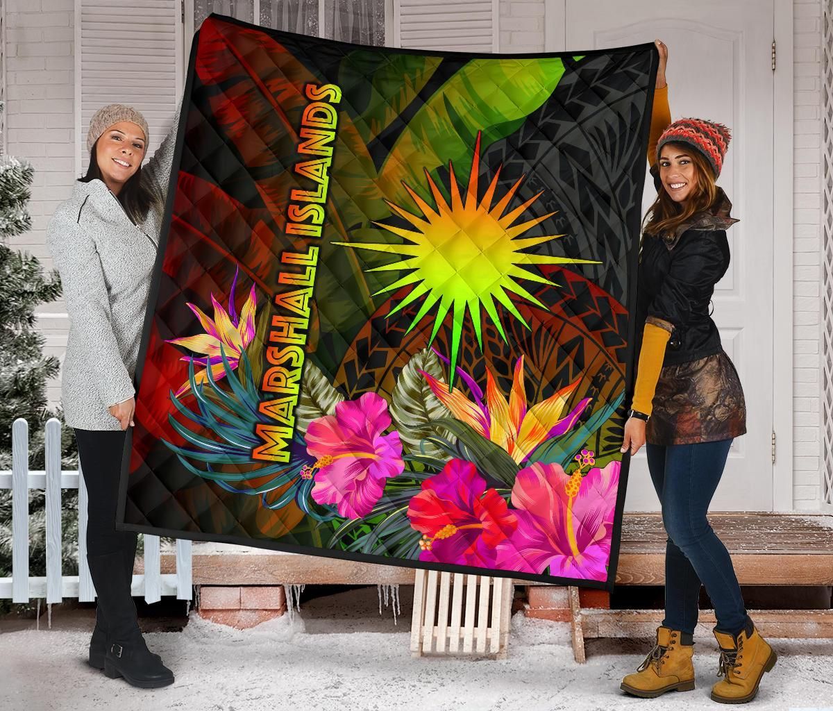 Marshall Islands Polynesian Premium Quilt -  Hibiscus and Banana Leaves