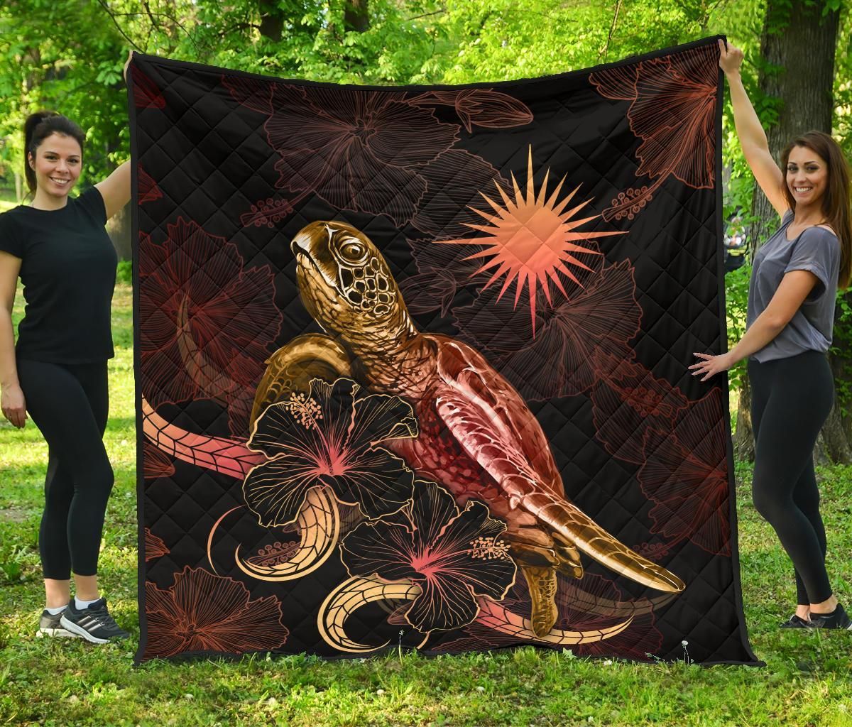 Marshall Islands Polynesian Premium Quilt - Turtle With Blooming Hibiscus Gold