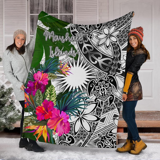 Marshall Islands Premium Blanket White - Turtle Plumeria Banana Leaf