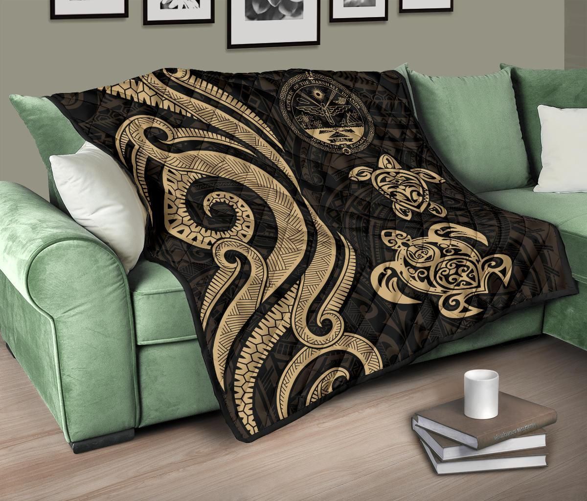 Marshall Islands Premium Quilt - Gold Tentacle Turtle Crest