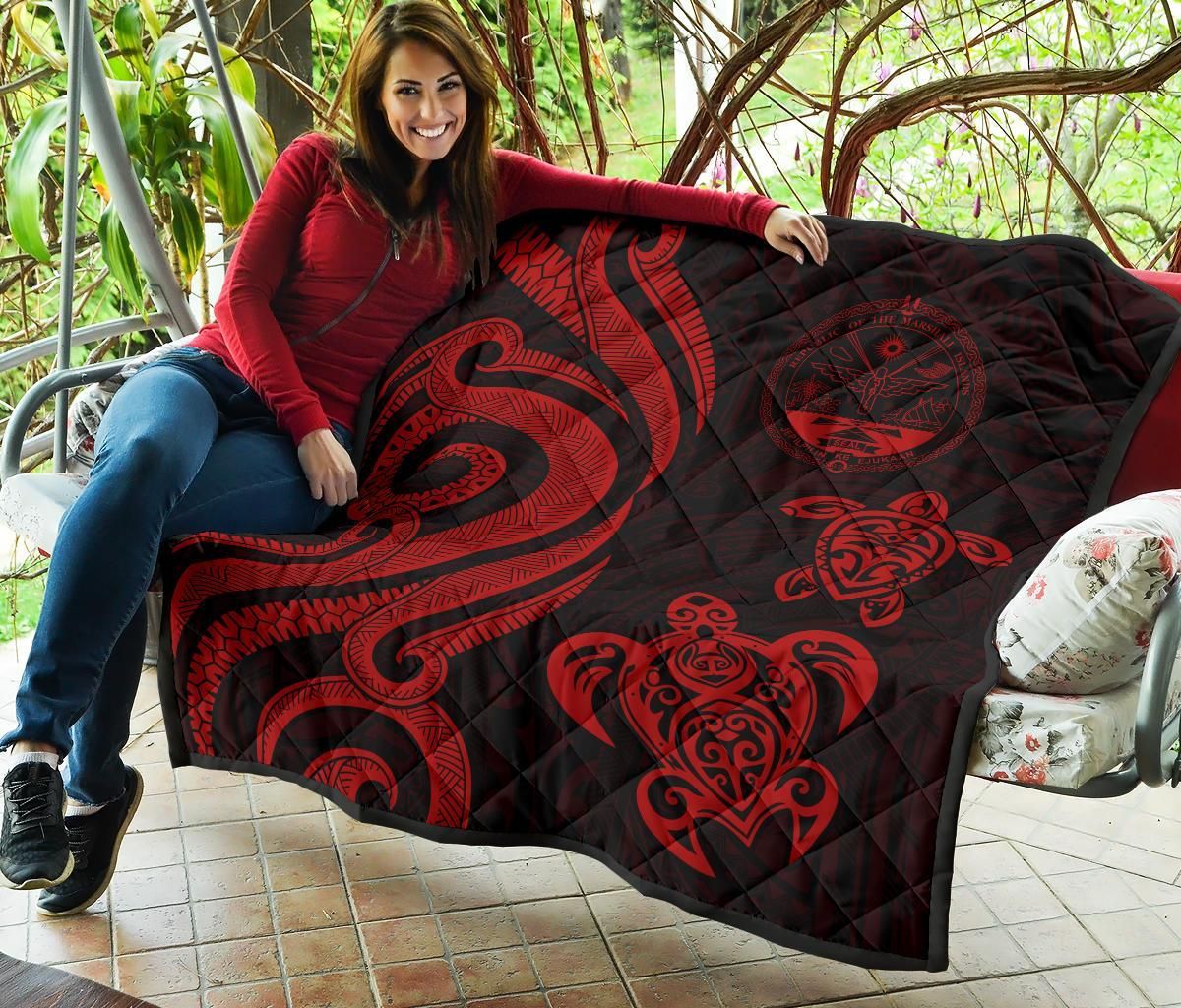 Marshall Islands Premium Quilt - Red Tentacle Turtle Crest