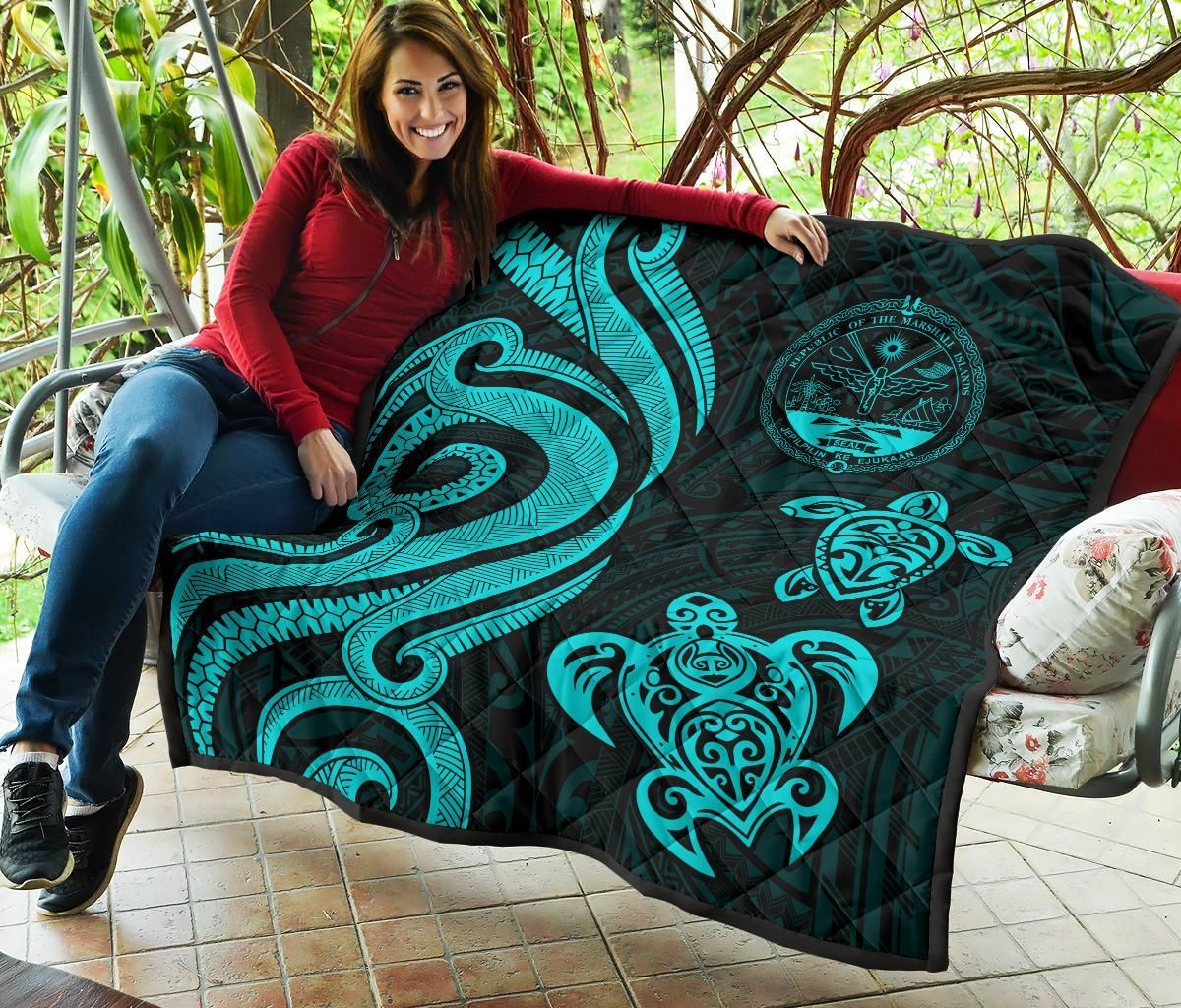 Marshall Islands Premium Quilt - Turquoise Tentacle Turtle Crest